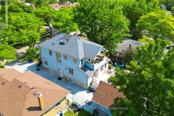 11 Benway Drive, Toronto, ON M9W1Z2 Photo 4