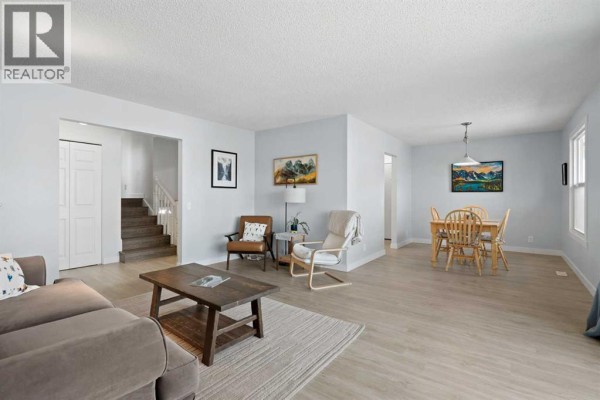 Primary Bedroom - 11 Berwick Hill Nw, Calgary, AB T3K1C4 Photo 5