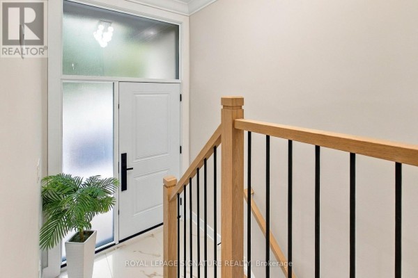 11 Brook Tree Crescent, Toronto, ON M9P1K8 Photo 5