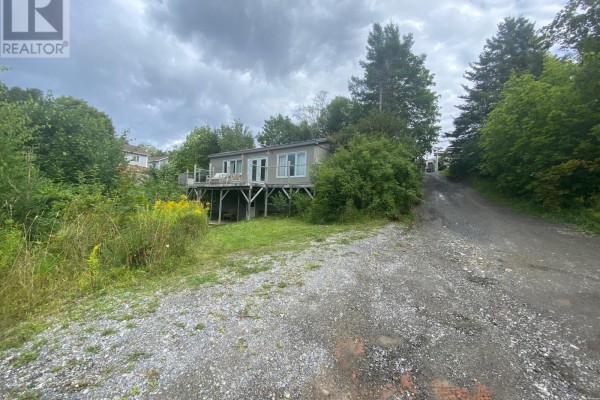 Bath (# pieces 1-6) - 11 Brookside Avenue, Corner Brook, NL A2H3X6 Photo 3