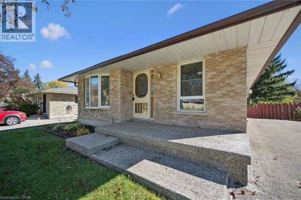 Sunroom - 11 Caledon Court, Cambridge, ON N1S3W3 Photo 5
