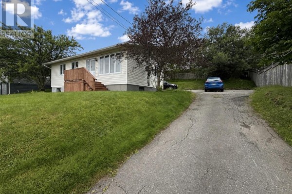 11 Caribou Road, Grand Falls Windsor, NL, photo 2