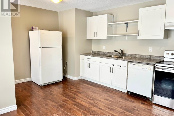 Bedroom 3 - 11 Chaucer Crescent, Barrie, ON L4N4T8 Photo 3
