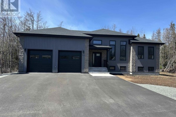 Living room - 11 Chiavari Close, Port Hawkesbury, NS B9A2M3 Photo 2