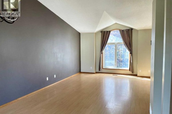 11 Chilcotin Crescent W, Lethbridge, AB, photo 2