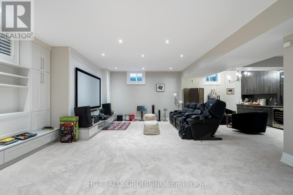 Family room - 11 Chipstead Road, Toronto, ON M3B3E5 Photo 5