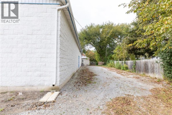 11 Church Street W, Delhi, ON N4B1V6 Photo 5