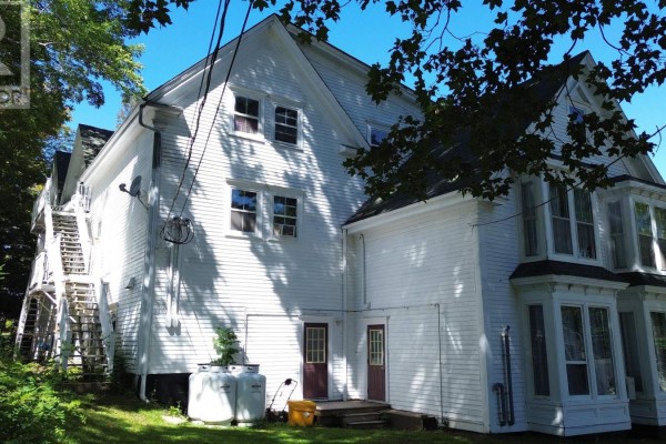 11 Churchill Street, 98 Dufferin Street, Bridgewater, NS B4V1R8 Photo 4