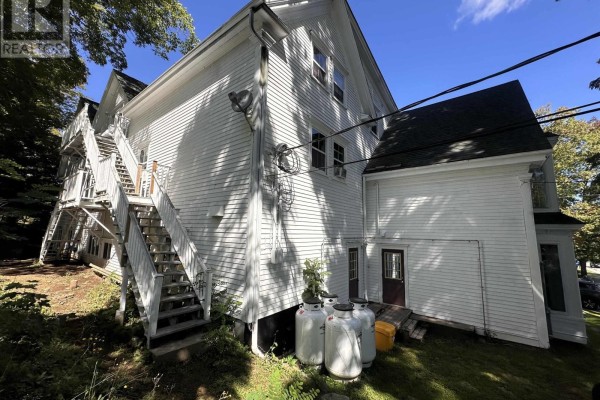 11 Churchill Street, 98 Dufferin Street, Bridgewater, NS B4V1R8 Photo 5