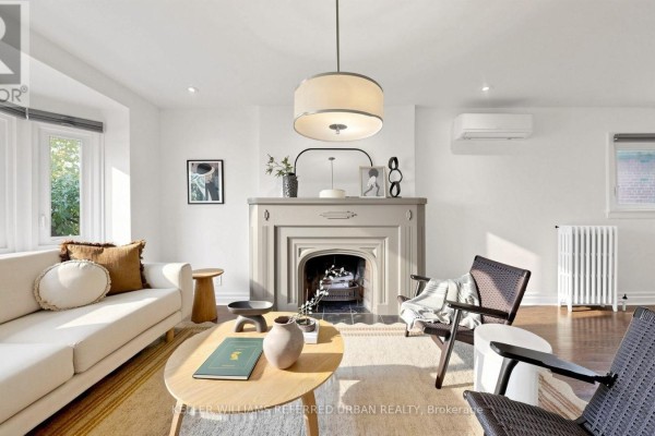 Living room - 11 Crestland Avenue, Toronto, ON M4C3K9 Photo 3