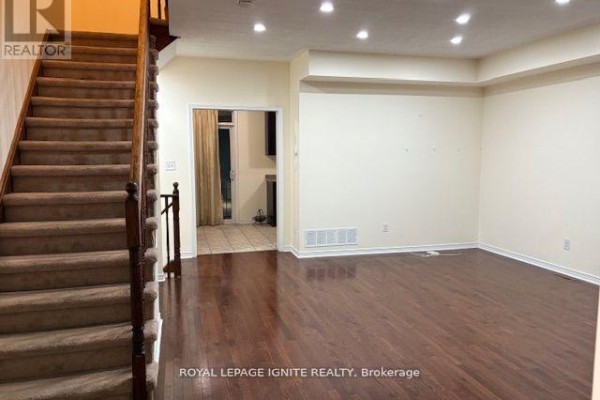 Living room - 11 Curran Hall Crescent, Toronto, ON M1G0A1 Photo 2