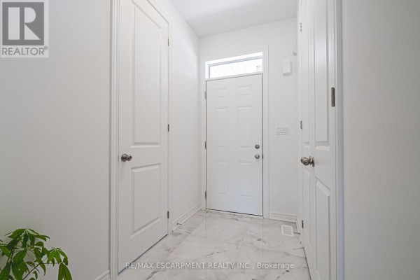 Bedroom - 11 Davinci Boulevard, Hamilton, ON L9B1B7 Photo 4