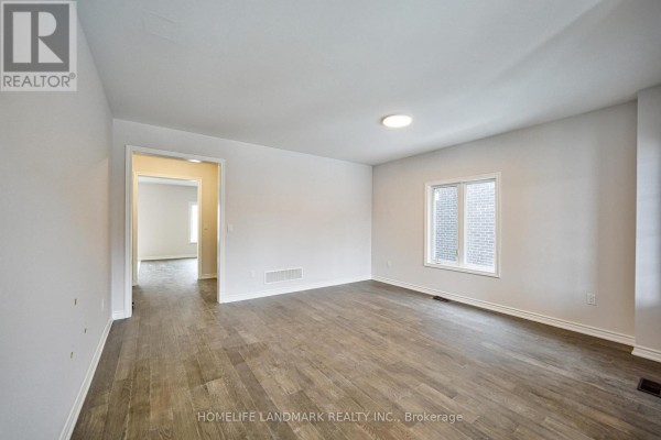 Bedroom 2 - 11 Dawn Blossom Drive, Georgina, ON L4P2G6 Photo 4