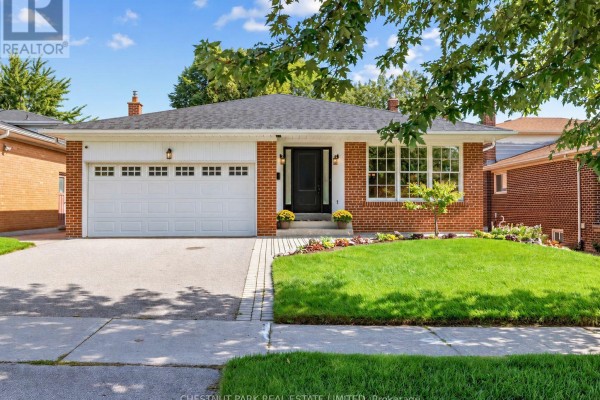 11 Doubletree Road, Toronto