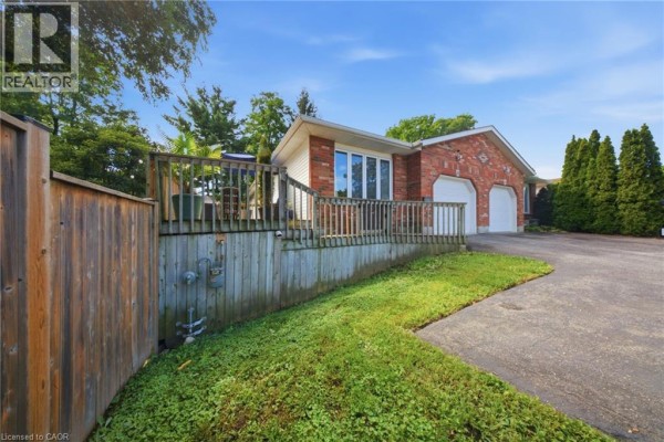 11 Dundas Street W, Paris, ON, photo 2