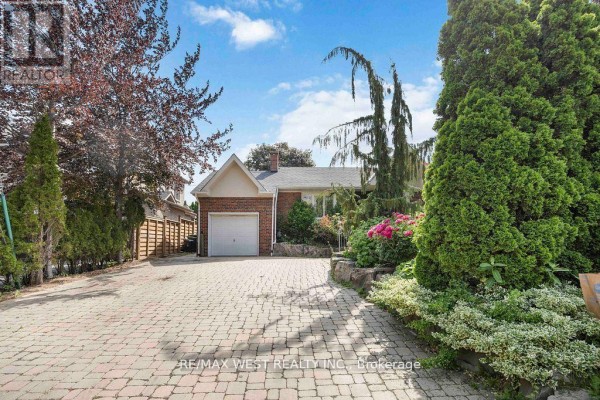 Kitchen - 11 Duval Drive, Toronto, ON M6L2J9 Photo 3