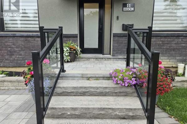 Family room - 11 Edison Circle, Toronto, ON M6L2L3 Photo 3