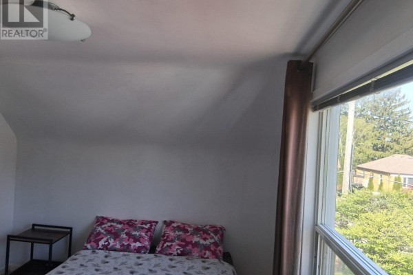11 Ellington Drive, Toronto, ON M1R3X6 Photo 5