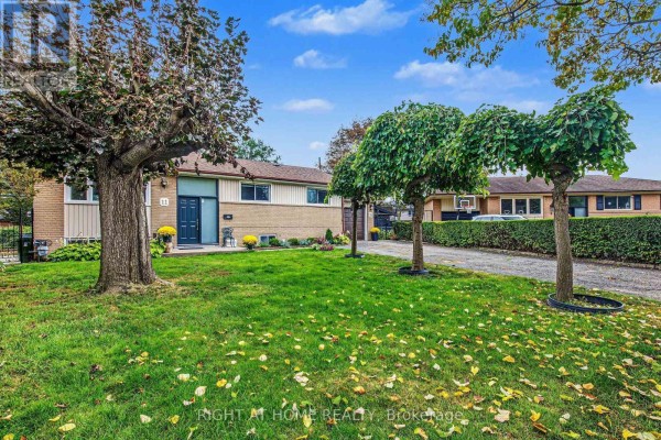 11 Fareham Crescent, Toronto