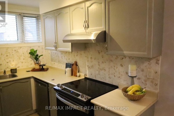 11 Fenwick Avenue, Clarington, ON L1C4R6 Photo 4