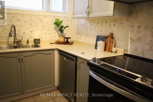 11 Fenwick Avenue, Clarington, ON L1C4R6 Photo 5