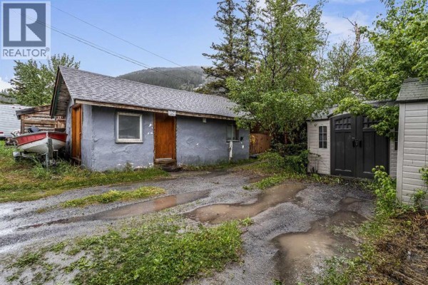 Kitchen - 11 Fortress Mountain Way, Exshaw, AB T0L2C0 Photo 5