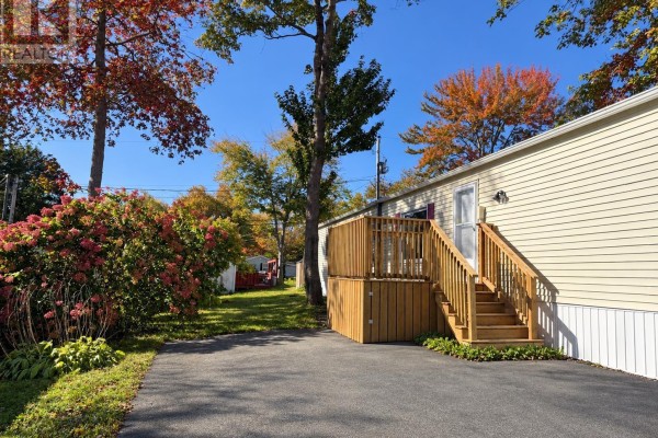 Eat in kitchen - 11 Fourth Street, Lucasville, NS B4B1R2 Photo 2