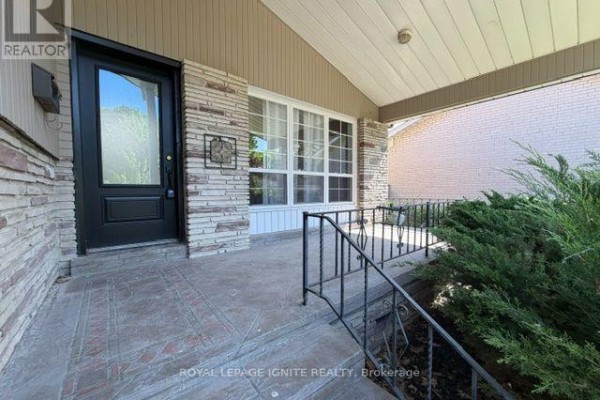 11 Fulwell Crescent, Toronto, ON M3J1Y4 Photo 5