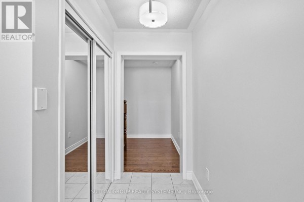 Bedroom 3 - 11 Fusilier Drive, Toronto, ON M1L0J4 Photo 5