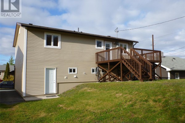 Bath (# pieces 1-6) - 11 Gillbert Avenue, Clarenville, NL A5A1E8 Photo 4