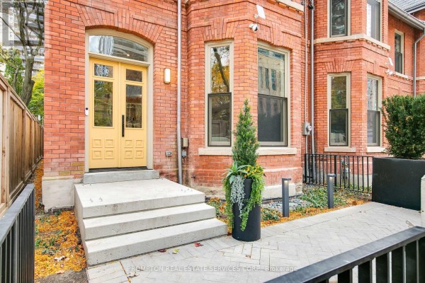 11 Gloucester Street, Toronto, ON M4Y1L8 Photo 3