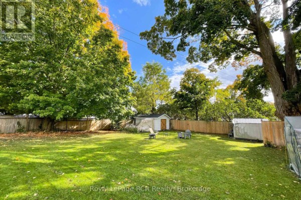 11 Gordon Street E, South Bruce, ON N0G2S0 Photo 4
