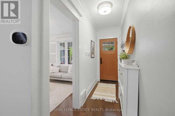 Mud room - 11 Hemlock Avenue, Toronto, ON M4L3E9 Photo 4