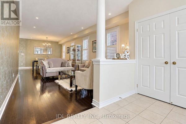 Kitchen - 11 Herbert Wales Crescent, Markham, ON L6C0G1 Photo 3