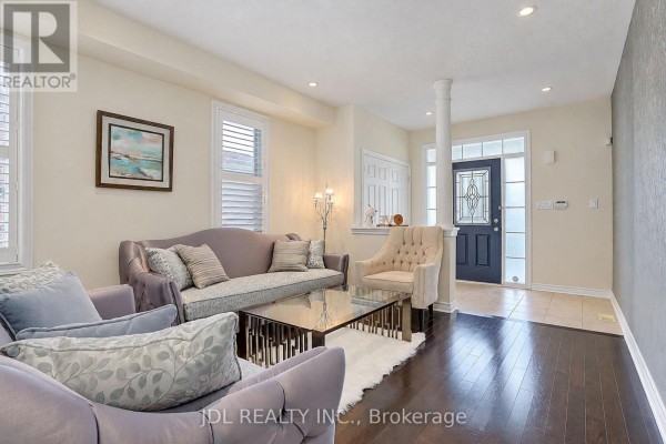 Family room - 11 Herbert Wales Crescent, Markham, ON L6C0G1 Photo 5