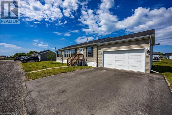 4pc Bathroom - 11 Hickory Hollow, Nanticoke, ON N0A1P0 Photo 4
