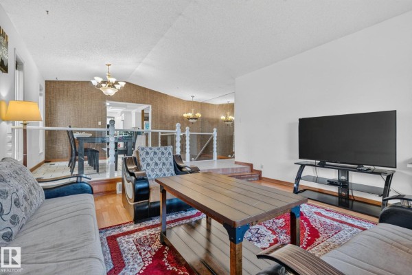 Family room - 11 Howson Cr Nw, Edmonton, AB T5A4T7 Photo 4