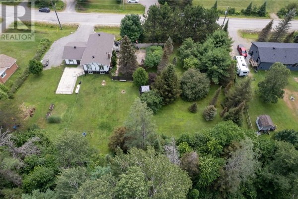 Family room - 11 Jarbeau Street, Mckerrow, ON P0P1M0 Photo 3