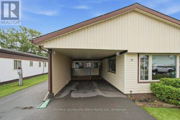 Family room - 11 Killdeer Lane, Belleville, ON K8N4Z3 Photo 3