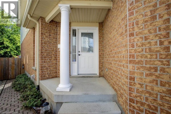 Recreation room - 11 Kroeger Crescent, Cambridge, ON N3C4J7 Photo 2