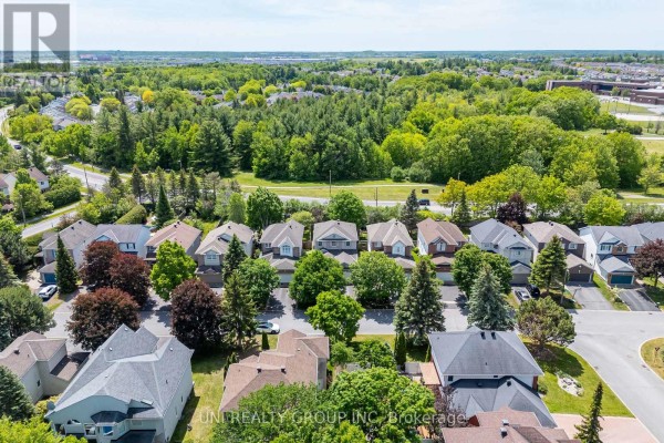 11 Langford Crescent, Ottawa, ON, photo 3