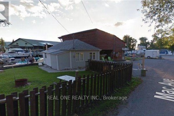 Living room - 11 Mac Avenue, Georgina, ON L4P2P7 Photo 3