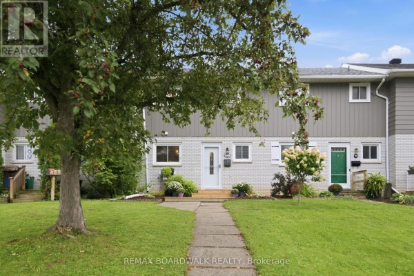 11 Maple Avenue, Brockville, ON, photo 2