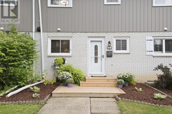 11 Maple Avenue, Brockville, ON, photo 3