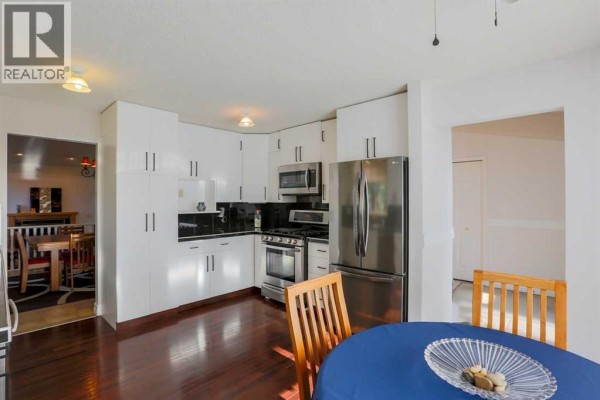 Primary Bedroom - 11 Maple Place, Crossfield, AB T0M0S0 Photo 5