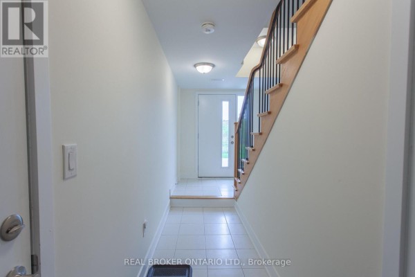 Kitchen - 11 Mariners Pier Way, Orillia, ON L3V8P4 Photo 5