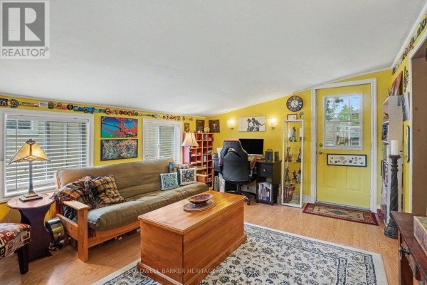 Family room - 11 Oakwood Street, Beckwith, ON K7C0S6 Photo 5