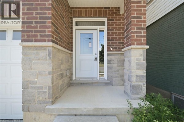 Bedroom - 11 Ontario Street, Brantford, ON N3S2B7 Photo 2