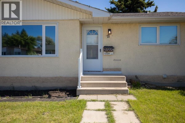 11 Oxbow Street, Red Deer, AB, photo 3