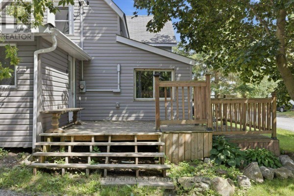 Primary Bedroom - 11 Parks Street, Greater Napanee, ON K7R3C1 Photo 4